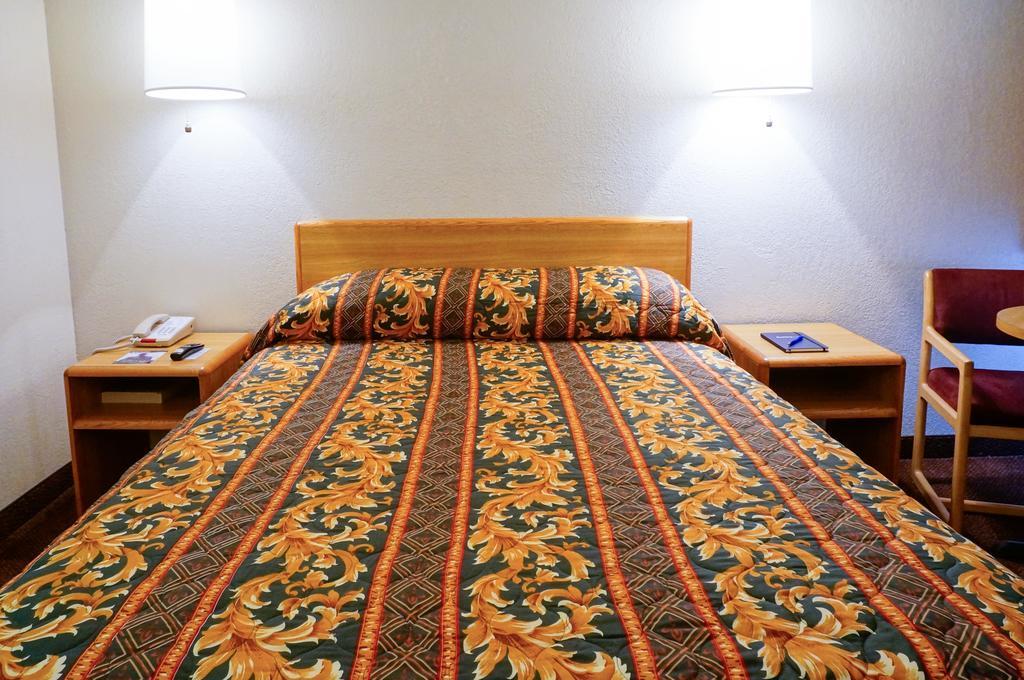 Ez 8 Motel San Jose II Room photo